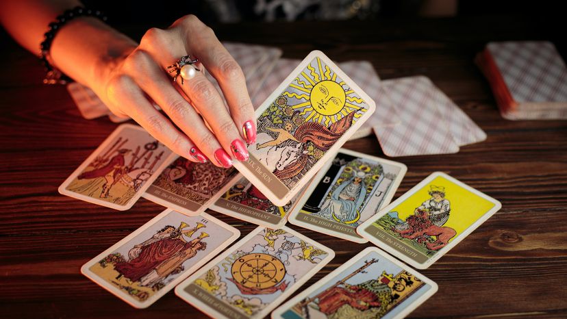 Unlocking the Secrets： Tarot Card Combinations and Their Deep Meanings